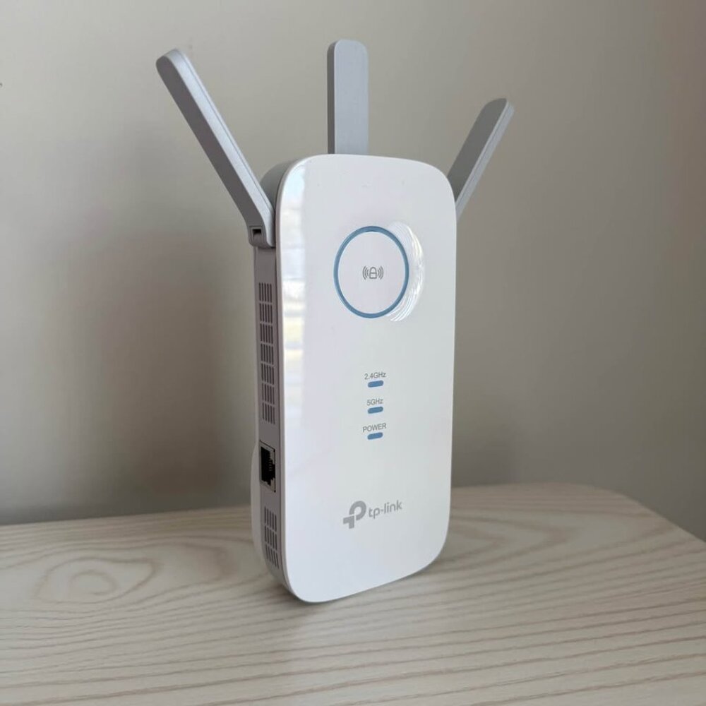 TP-Link RE550 AC1900 Wireless Dual Band Wi-Fi Range Extender Booster